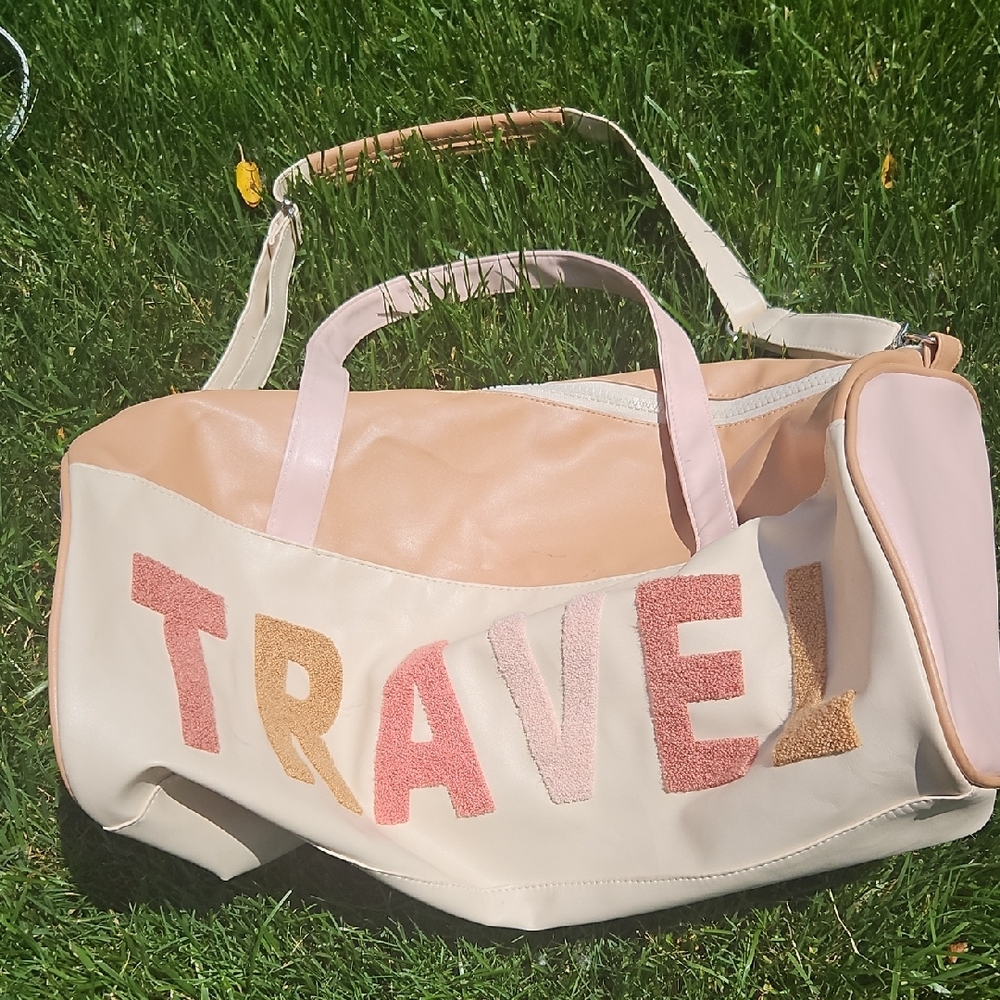 Travel Duffle Bag in cream & pink